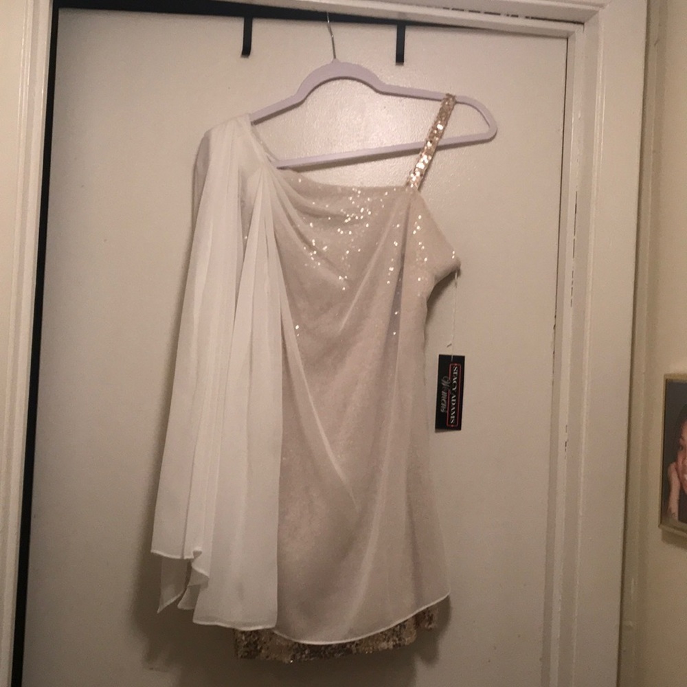 2 pcs after 5 wear. Very Elegant.